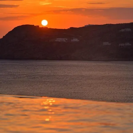 Luxurious Ostria Ελιά